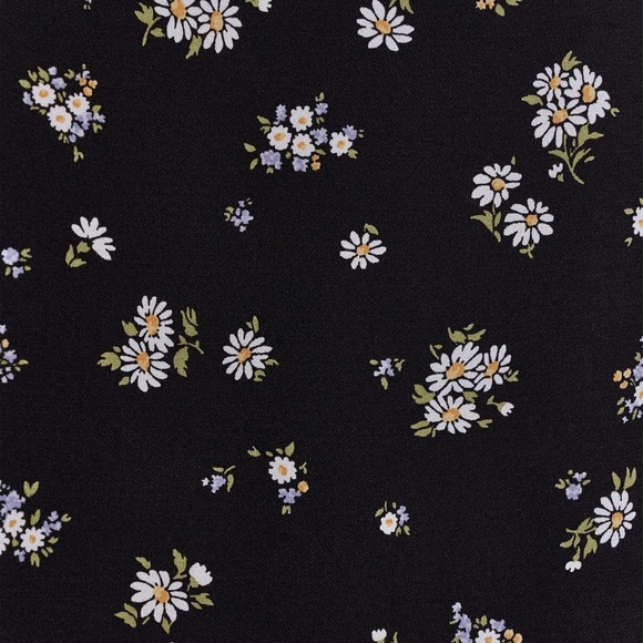 Reformation Reign Top in Daisy - Picture 7 of 8